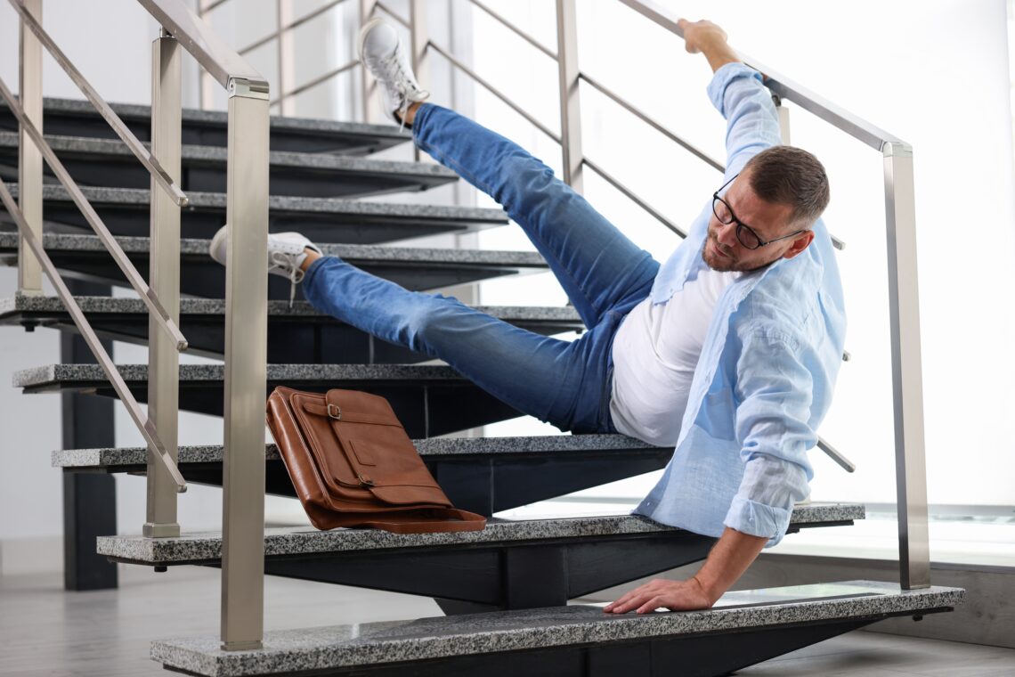 Slip and fall lawyer in Brooklyn NY meeting with injured client