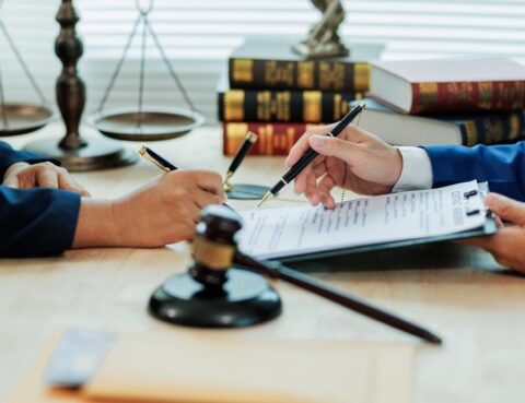 lawyer explaining the Personal Injury Case Duration