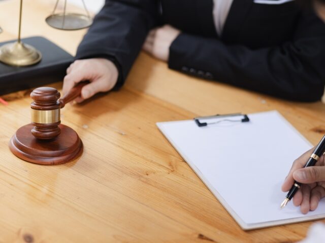 Personal Injury Settlement vs Trial Verdict in New York